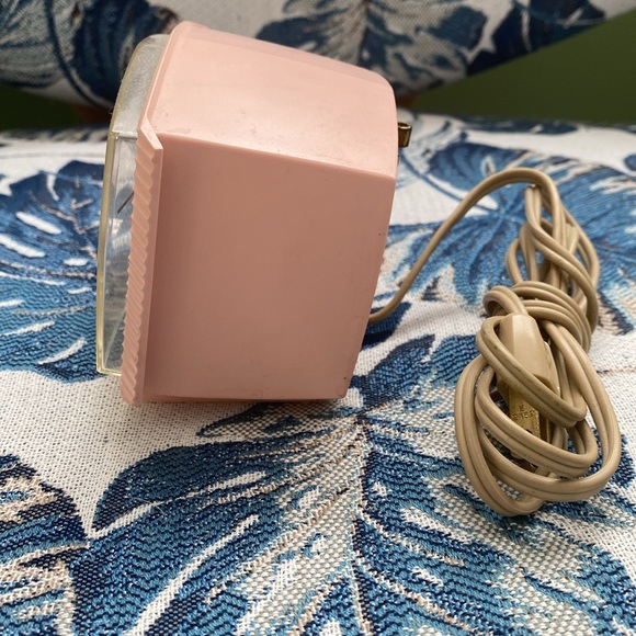 1970s Vintage Westclox Electric Pink Clock ( for parts) - Picture 4 of 5